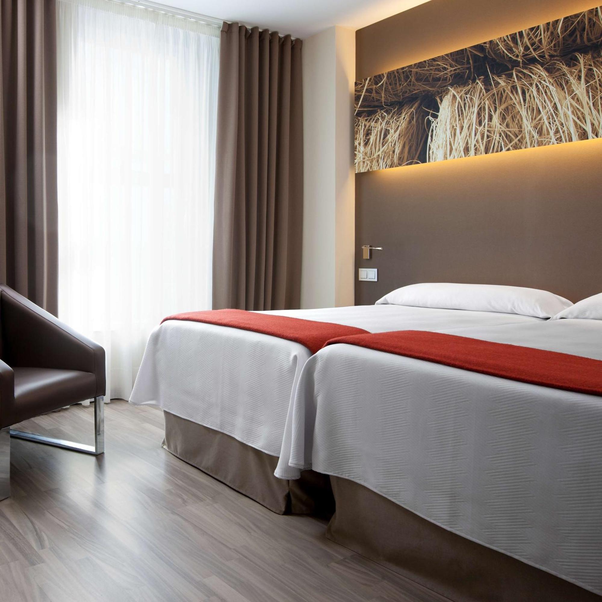 Nh Barcelona Diagonal Center Hotell Exteriör bild