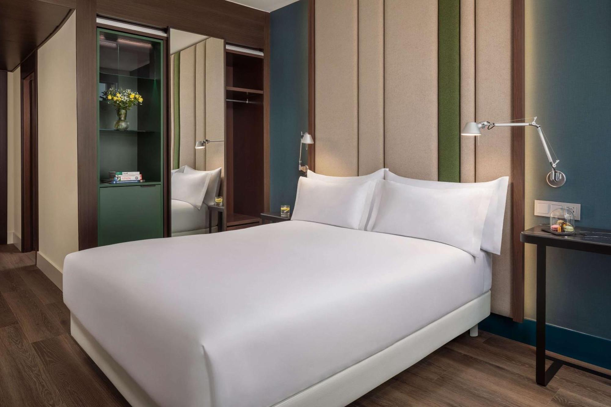 Nh Barcelona Diagonal Center Hotell Exteriör bild
