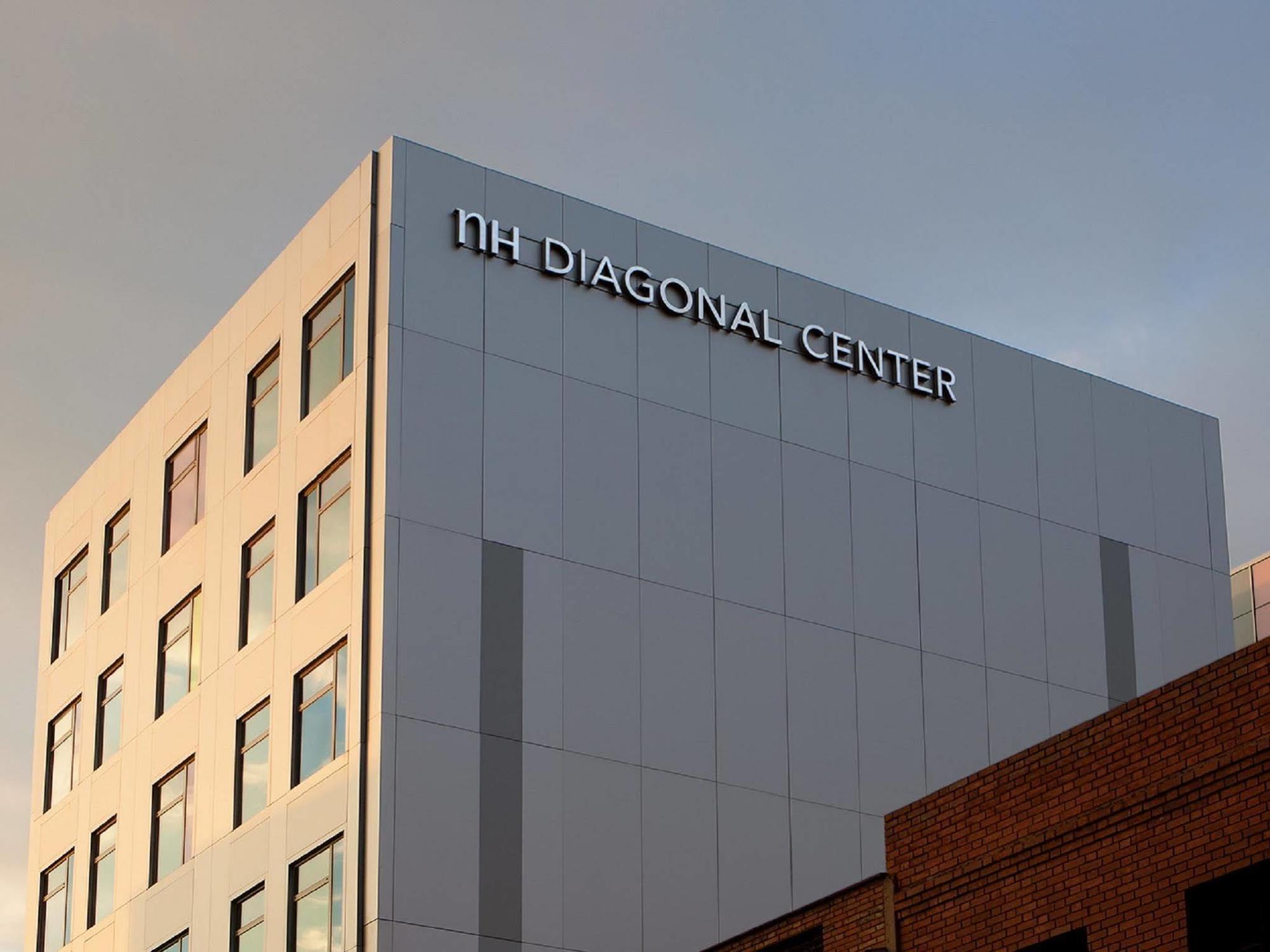 Nh Barcelona Diagonal Center Hotell Exteriör bild