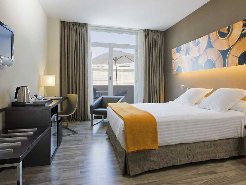 Nh Barcelona Diagonal Center Hotell Exteriör bild